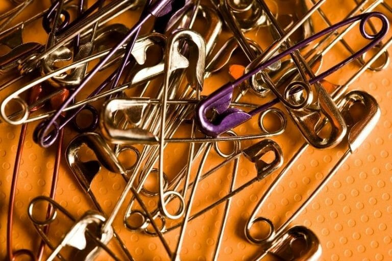Are Safety Pins Allowed In Carry On Luggage? Here's What You Need To Know!